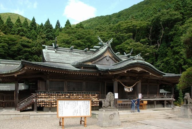 Crop md hakodate hachimangu shrine